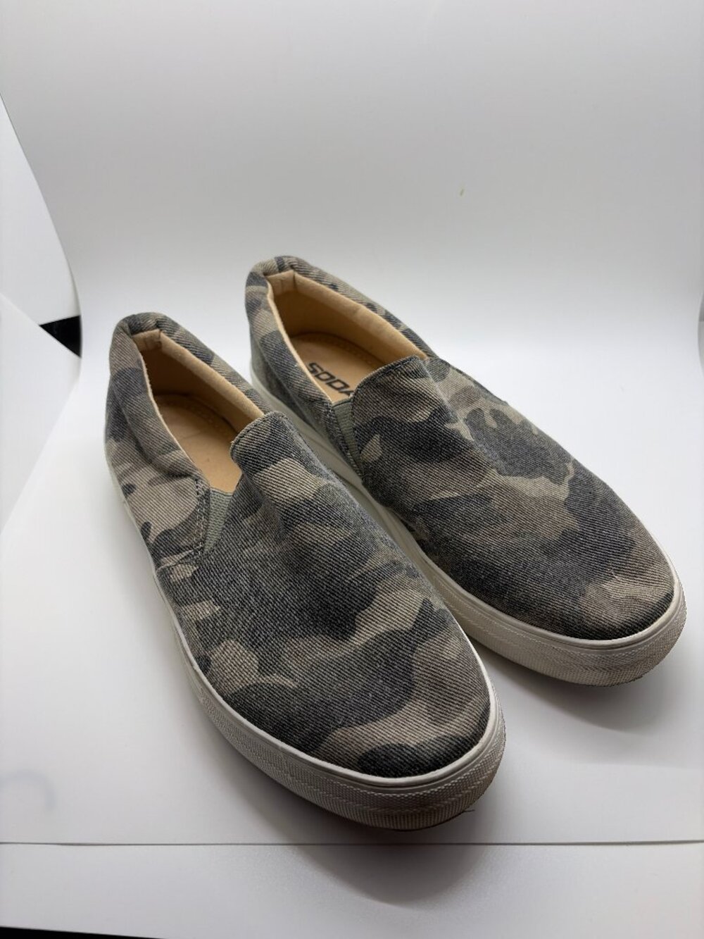 Soda Size 9 Camo Shoes